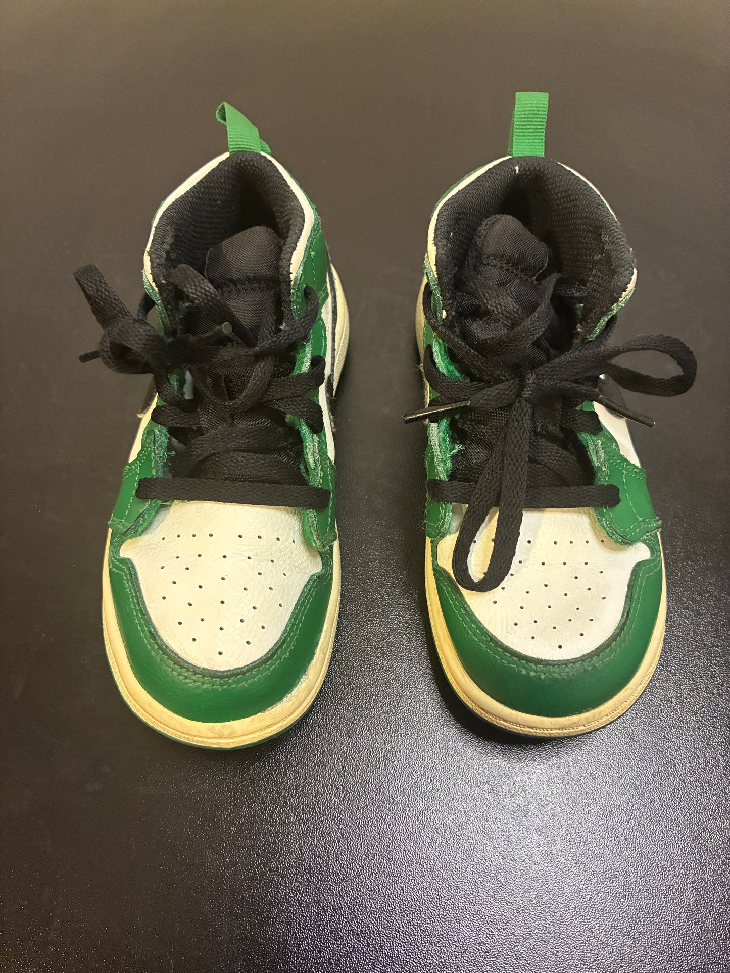 Jordan 1 Mid Pine Green