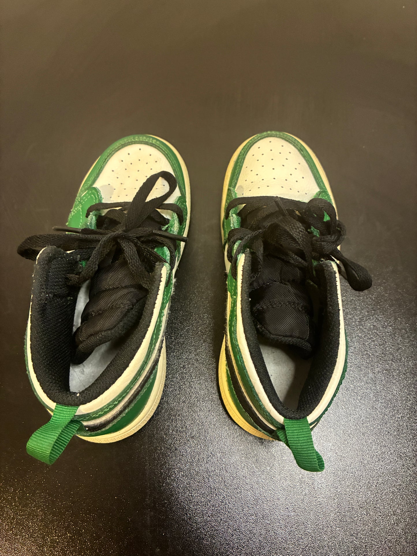 Jordan 1 Mid Pine Green